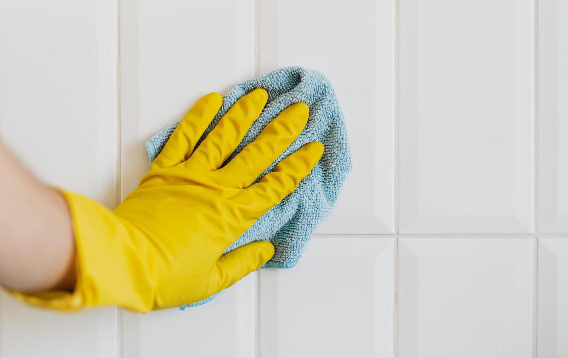 Cómo limpiar tus azulejos de cerámica del baño