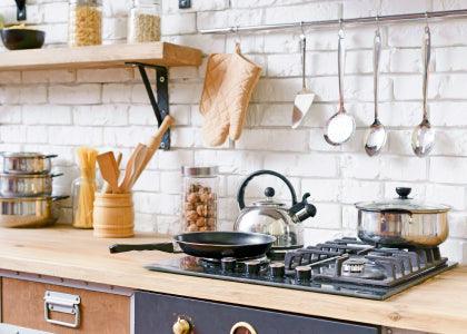 Aprende a limpiar tus utensilios de cocina de madera y metal - Puntolimpieza