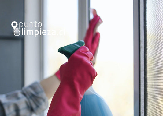 Guía Paso a Paso Para Limpiar Vidrios Sin Fallar - Puntolimpieza