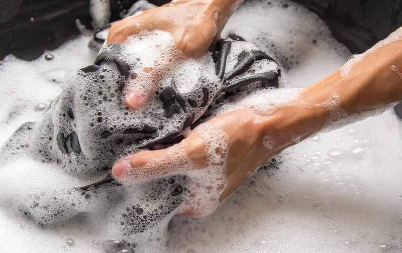 ¿Cuándo es mejor lavar tu ropa a mano? - Puntolimpieza