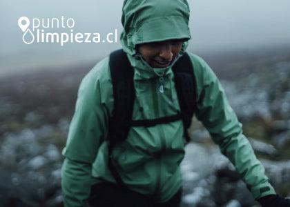 Considera estos consejos para el lavado de tu ropa impermeable - Puntolimpieza